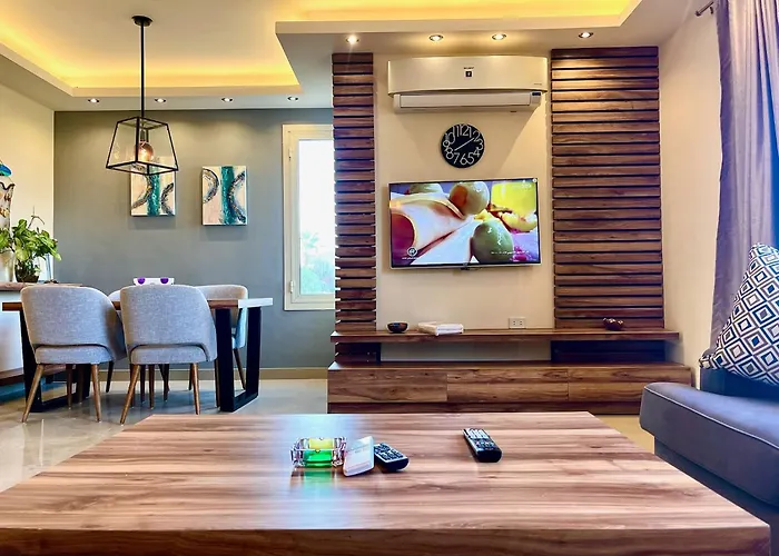 3-brs Beachside Modern Seaview & 3min Walking L Bbq Chalet Ain Sukhna