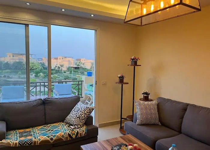 Chalet 3-brs Beachside Modern Seaview & 3min Walking L Bbq Ain Sukhna