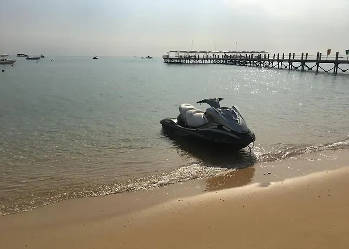 Chalet 3-brs Beachside Modern Seaview & 3min Walking L Bbq