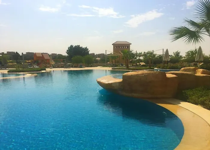 3-brs Beachside Modern Seaview & 3min Walking L Bbq Chalet Ain Sukhna