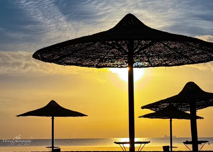 Chalet 3-brs Beachside Modern Seaview & 3min Walking L Bbq Ain Sukhna