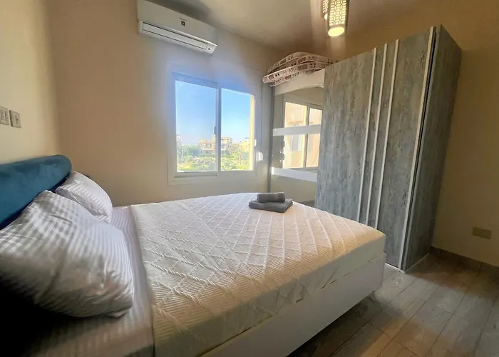 3-brs Beachside Modern Seaview & 3min Walking L Bbq Ain Sukhna