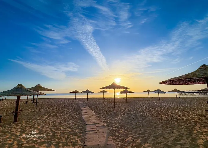 3-brs Beachside Modern Seaview & 3min Walking L Bbq Chalet Ain Sukhna