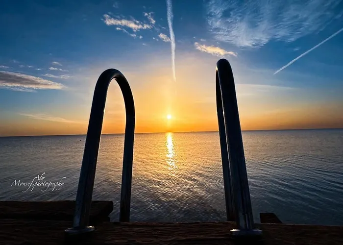 3-brs Beachside Modern Seaview & 3min Walking L Bbq Ain Sukhna